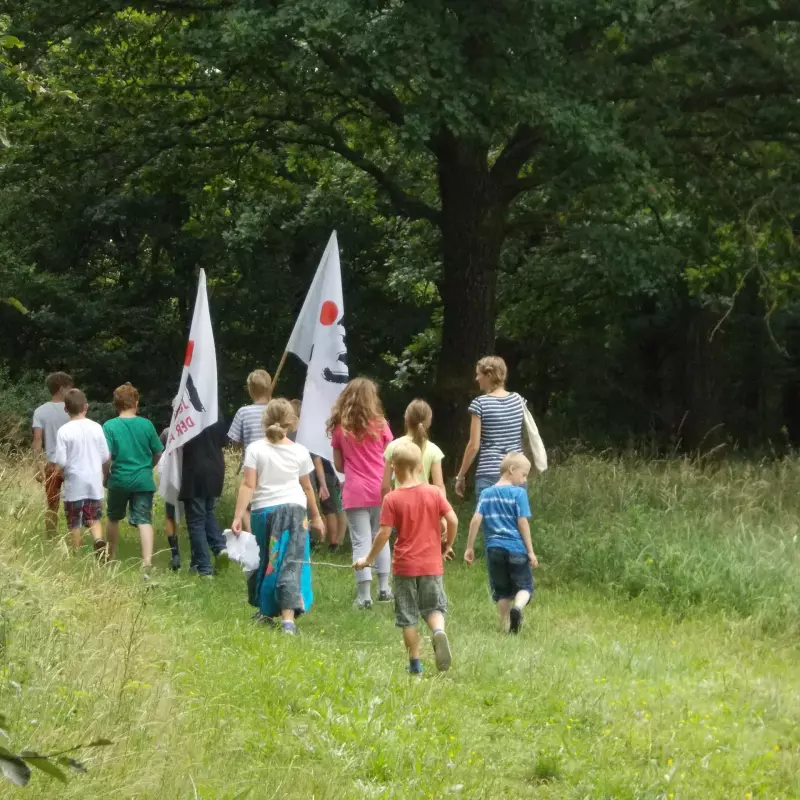 Gruppe im Wald